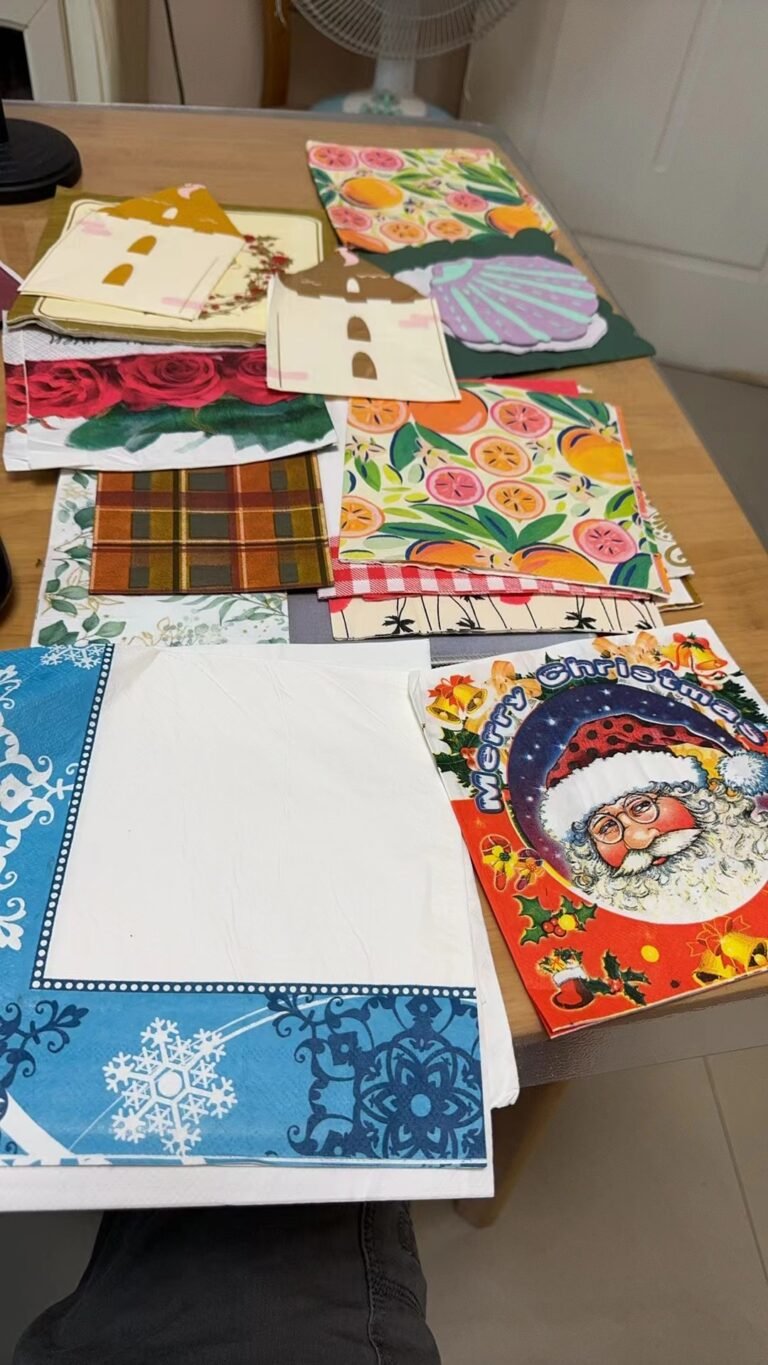 Color napkin machine